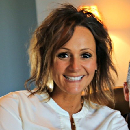 Angela Babe Headshot