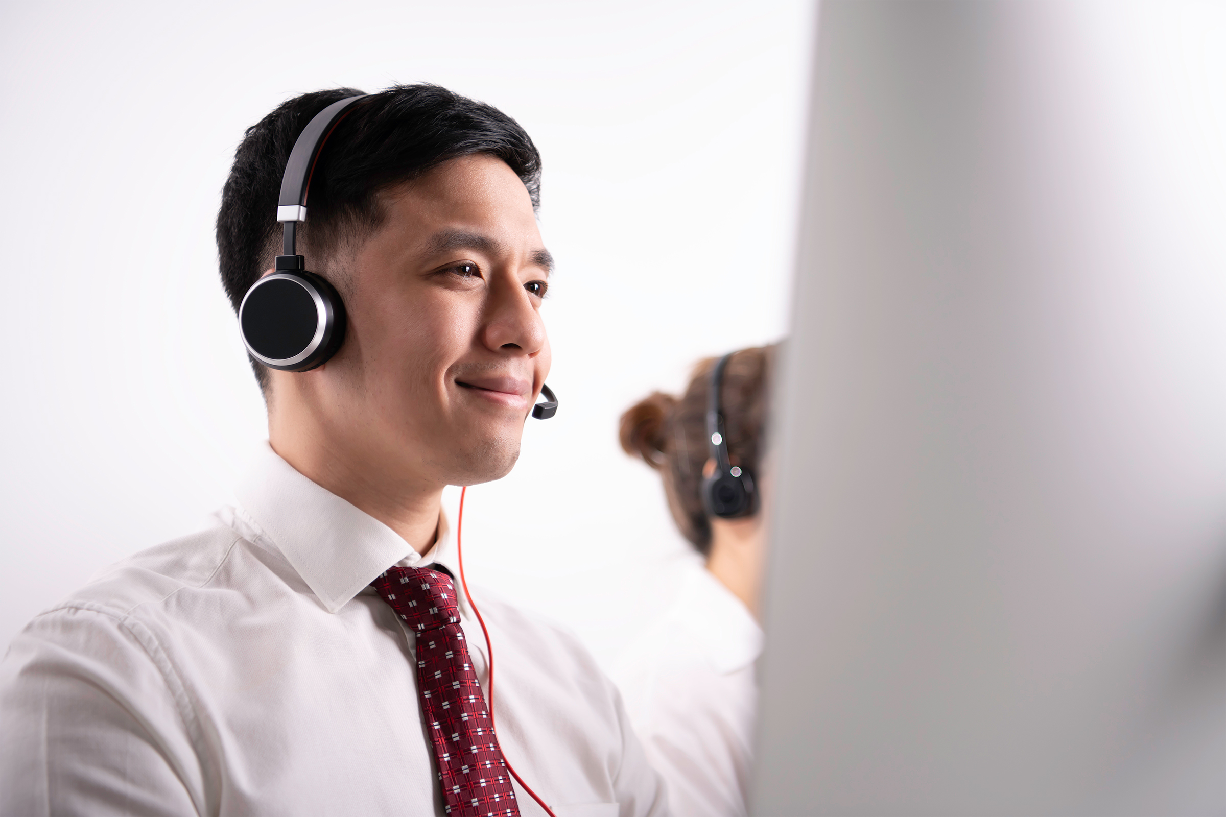 Don’t Hide the Humans: Why a First Contact Resolution Approach to AI Will Be Key in Customer Care   