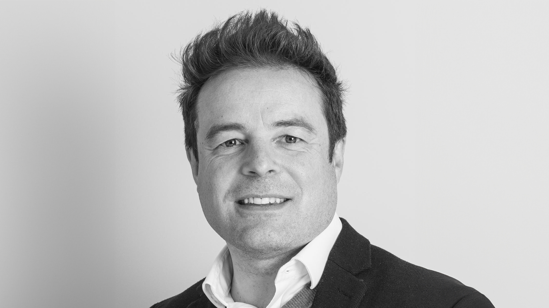 simon gleave headshot